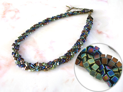sharp triangle braided necklace